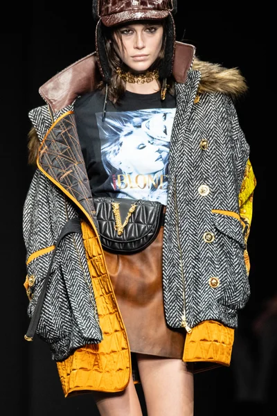 Look 17